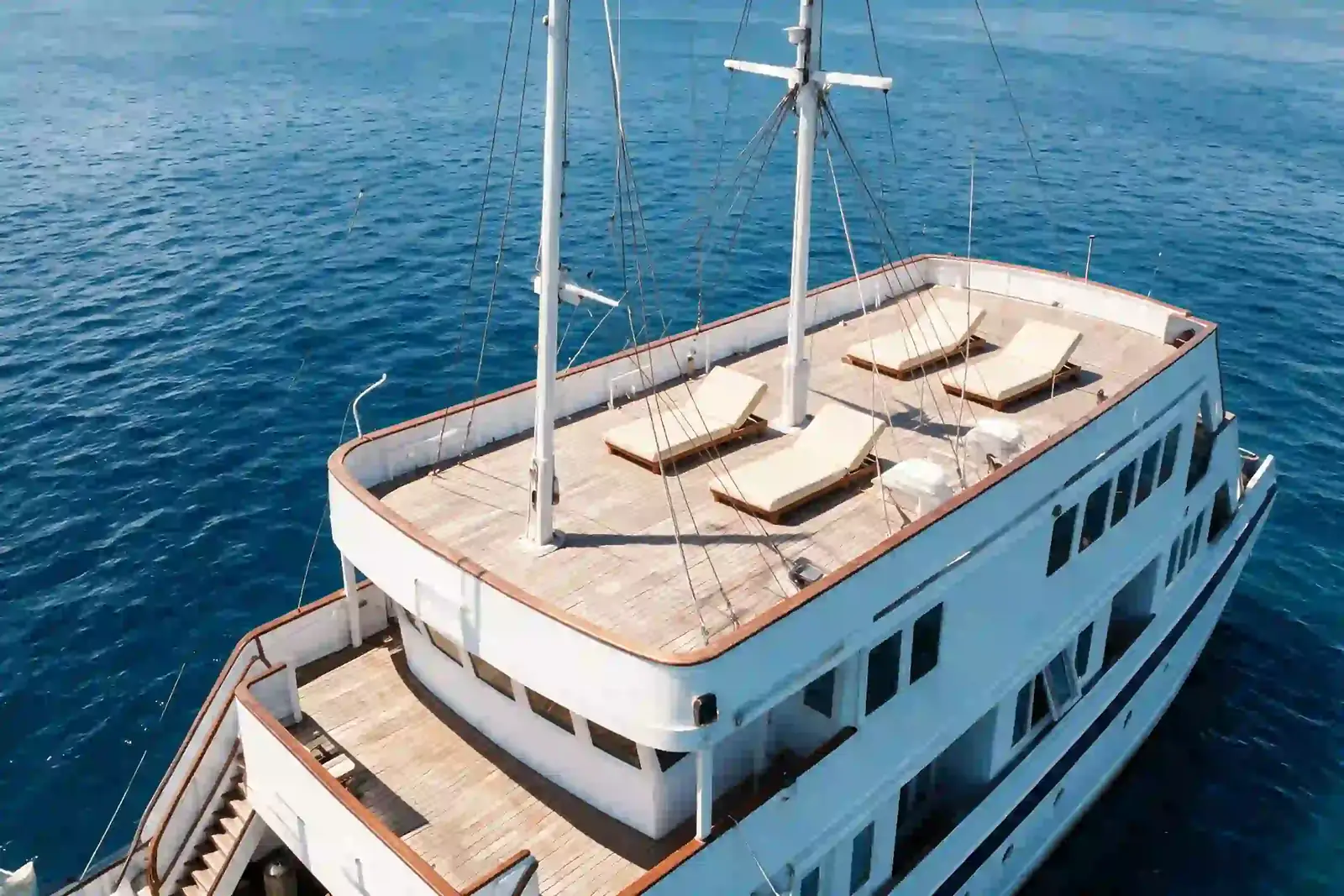 Surf & Sail: Which Bali Yacht Crewed Yacht is Best for Surfing Trips in 2027?